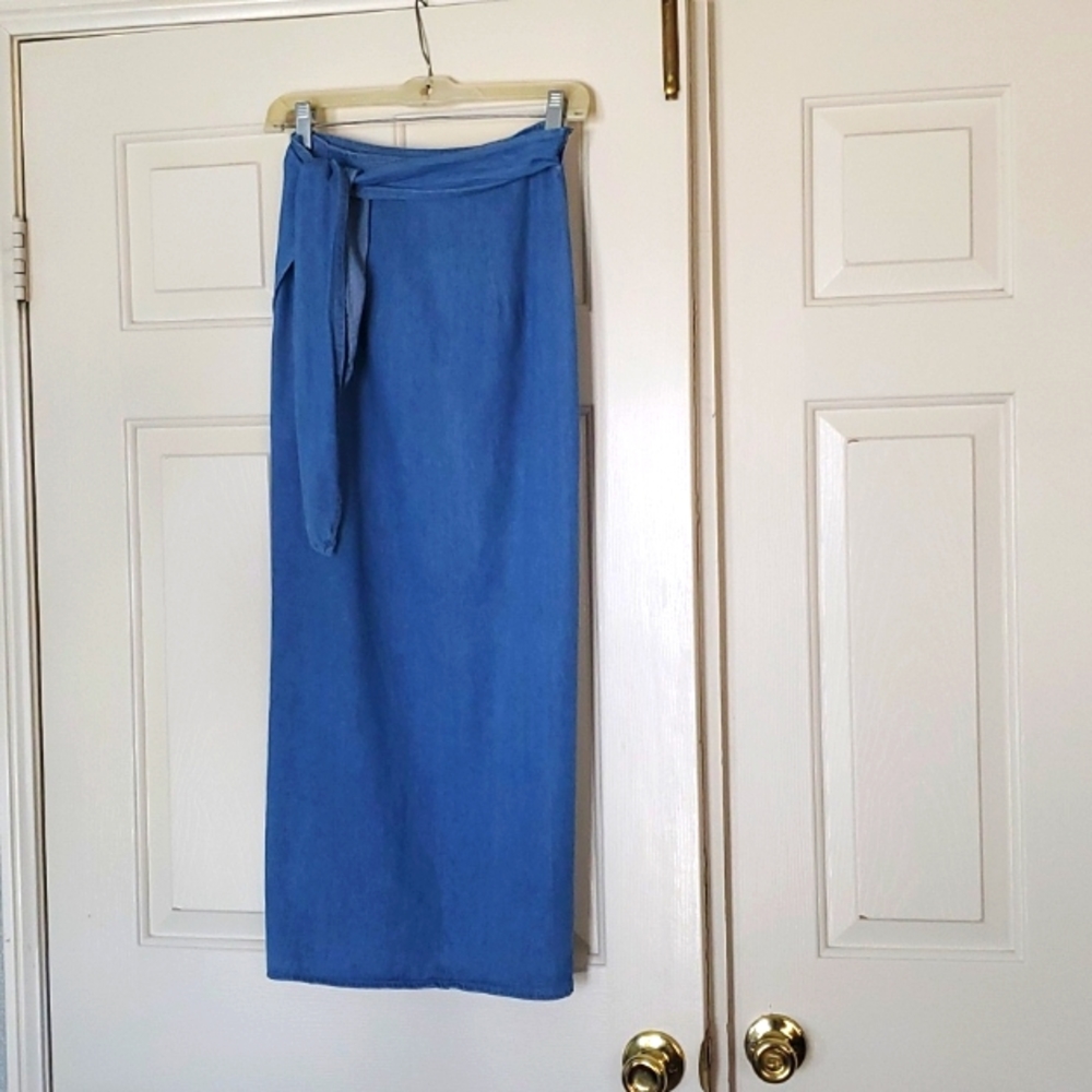 CALIFORNIA INFLUENCE VINTAGE SIDE KNOT WRAP, LONG DENIM SKIRT SIZE S